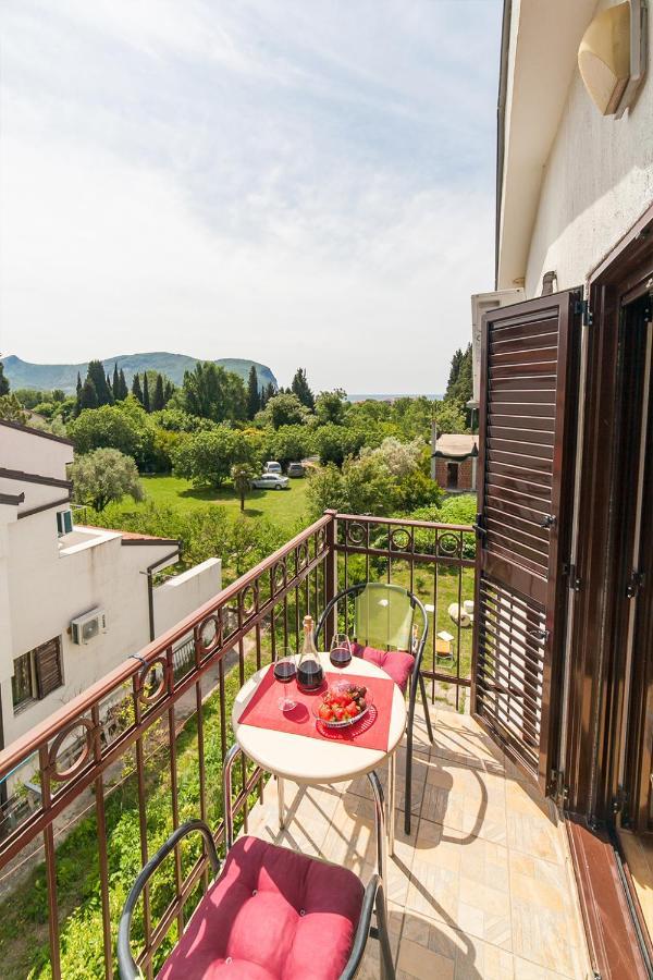 Apartments Viktorija Petrovac Exterior foto