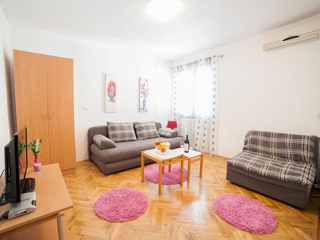 Apartments Viktorija Petrovac Habitación foto