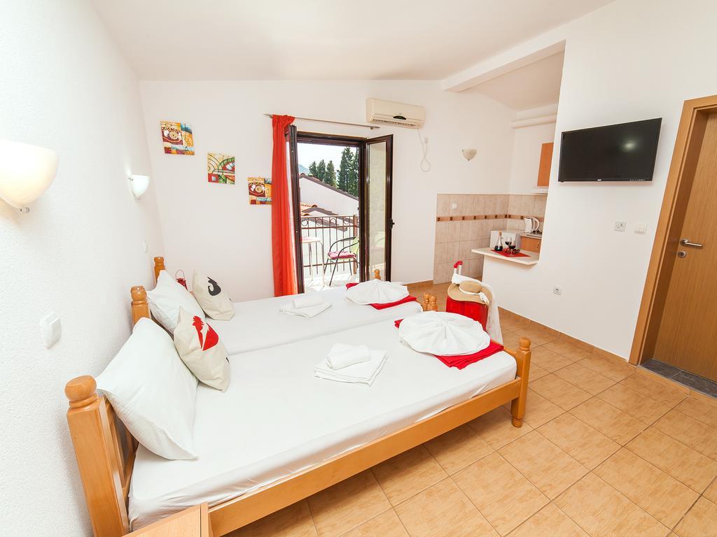 Apartments Viktorija Petrovac Habitación foto